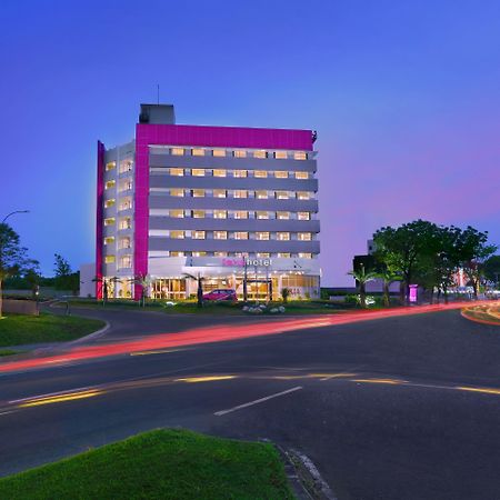Favehotel Jababeka Cikarang Kültér fotó